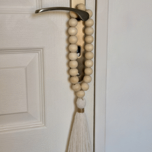 Ornement de porte couleur Écru