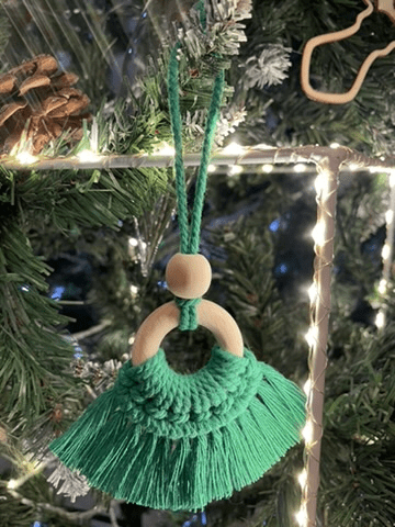 Demi-boule de Noël en couleur Écru