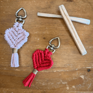 Porte-clés macramé cœur
